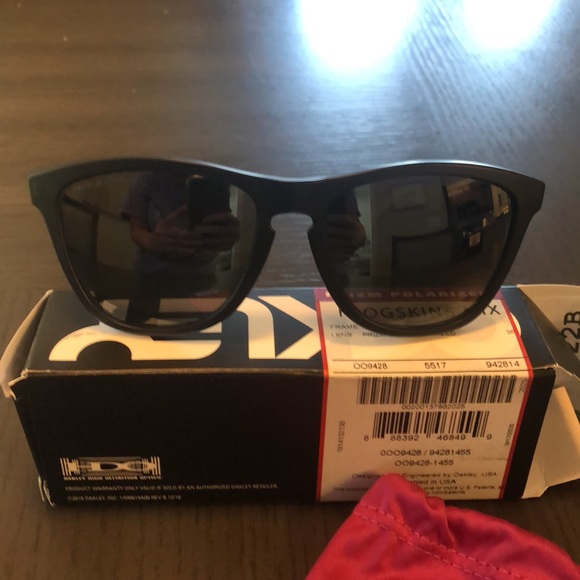 NWT Oakley sunglasses! - Picture 6 of 6